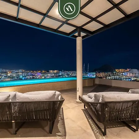 Amazing Studio With Rooftop Pool